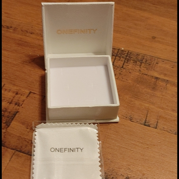 Onefinity necklace - Picture 2 of 5